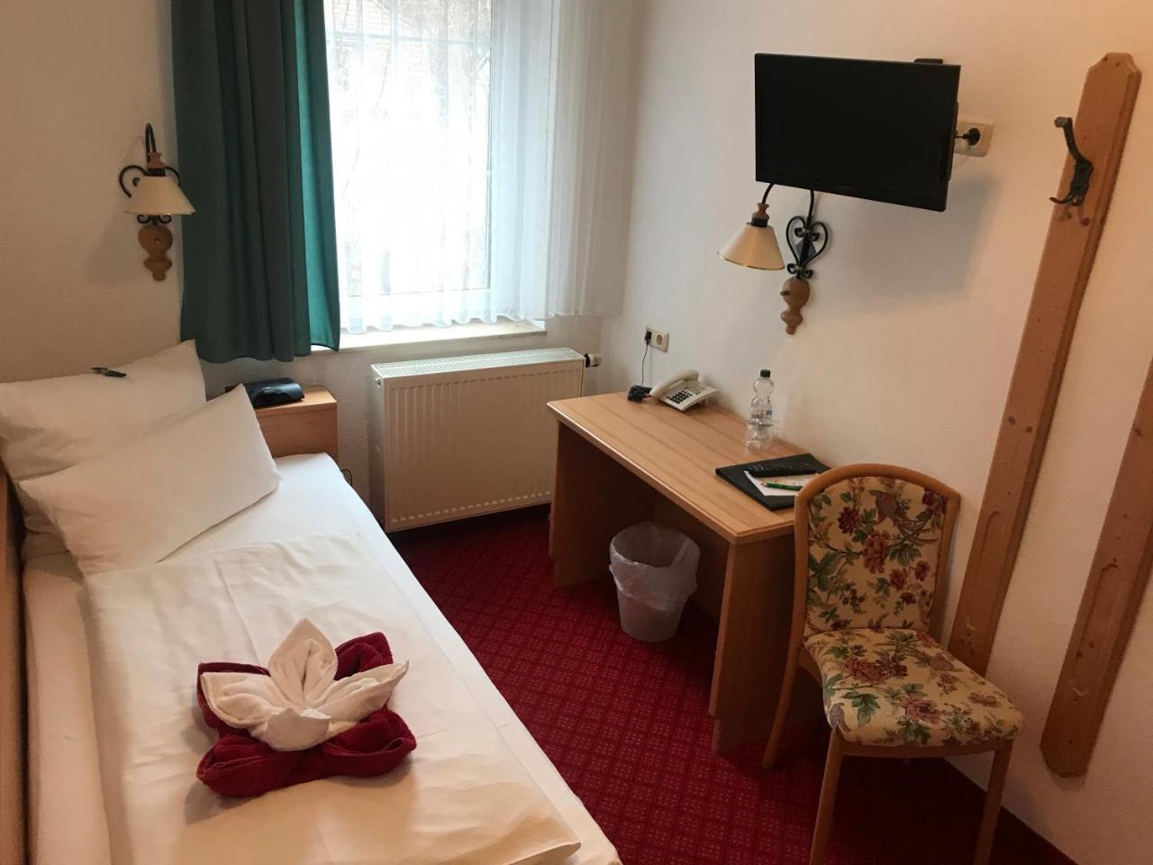 Muldenschlosschen Hotel Lunzenau Buitenkant foto